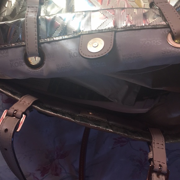 Purse - Picture 6 of 8